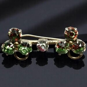 Vintage MCM Mid Century Modern Bar Brooch w/Red Green Color Changing Rhinestones